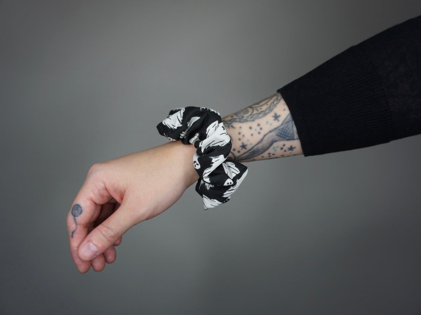 Black Glowing Ghosts Scrunchie - Glow in the Dark