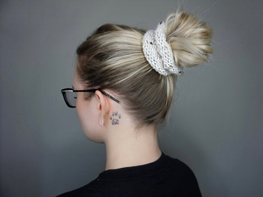 Knit Scrunchie in Oatmeal