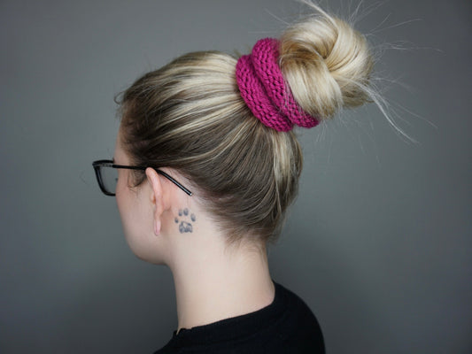 Knit Scrunchie in Magenta